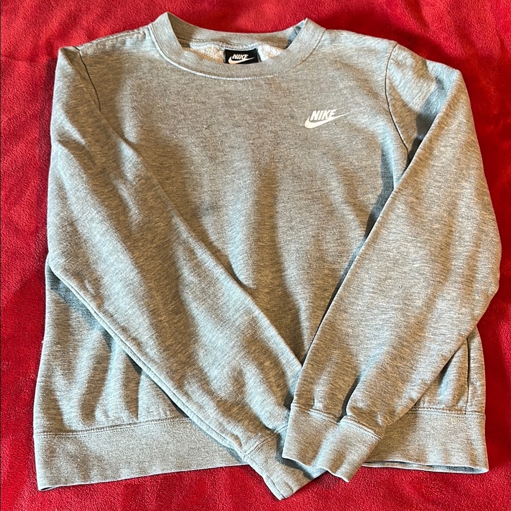 Nike Gray Crewneck Sweater Classic Athletic Style